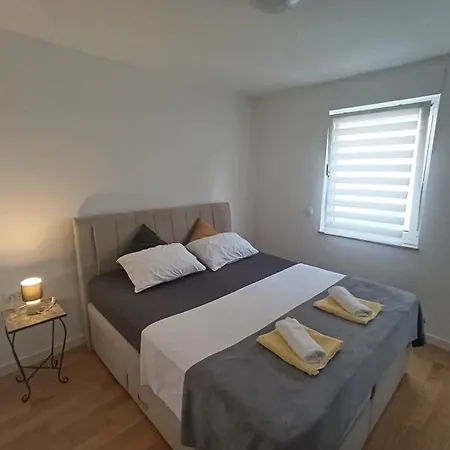 Tonka Apartman Zára